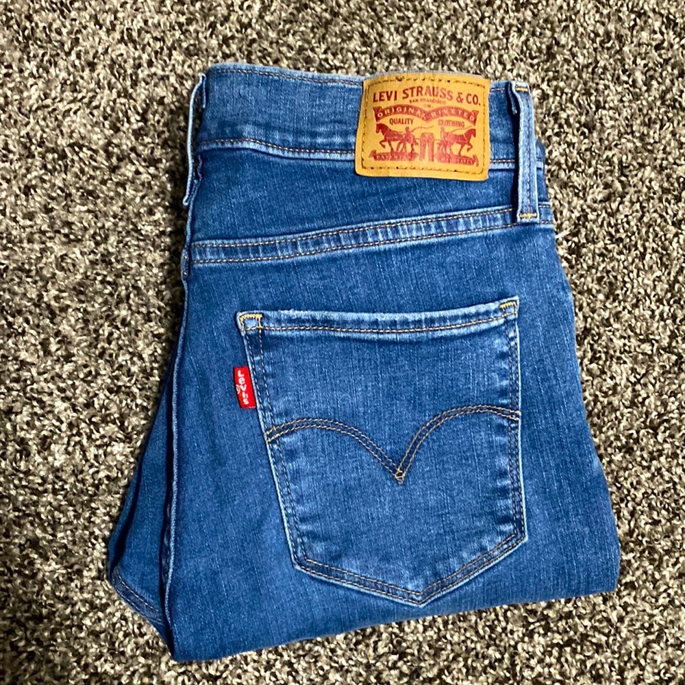 Levi’s Ripped Skinny Jeans
